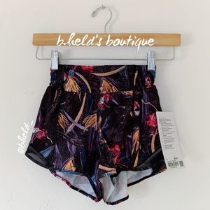 lululemon Hotty Hot High-Rise Lined Short 2.5" Veiled Floral Black Sz 0 New NWT
